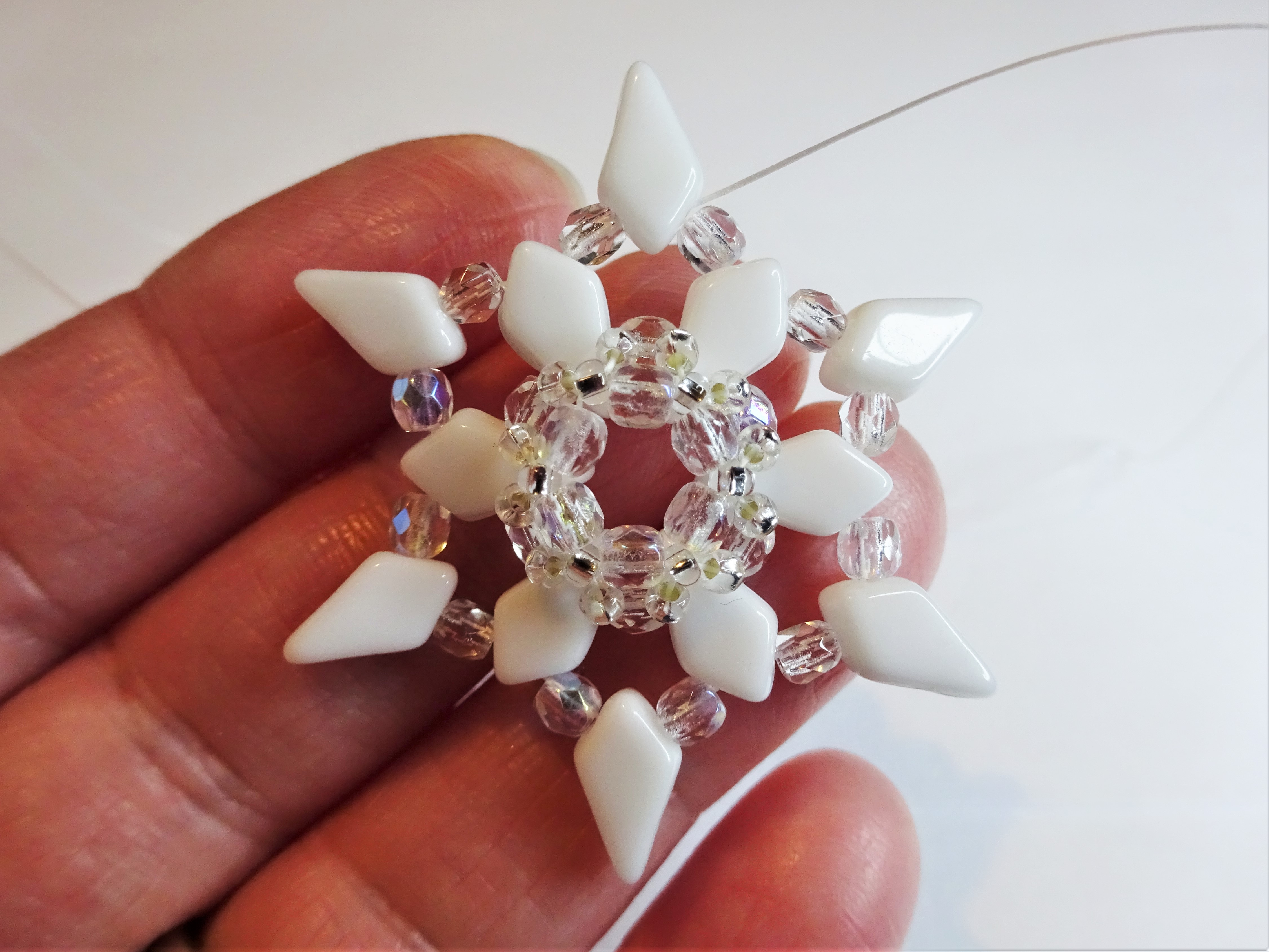Beadweaving snowflake beadwork tutorial with kite beads